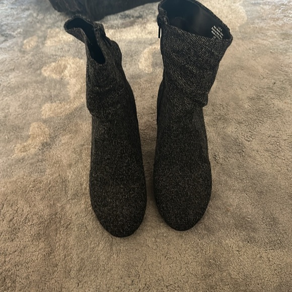 Kelly and Katie heel boots - Picture 5 of 5